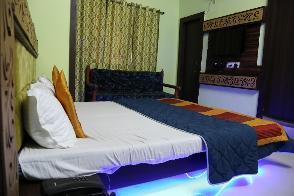 Deluxe Room - Photo 9