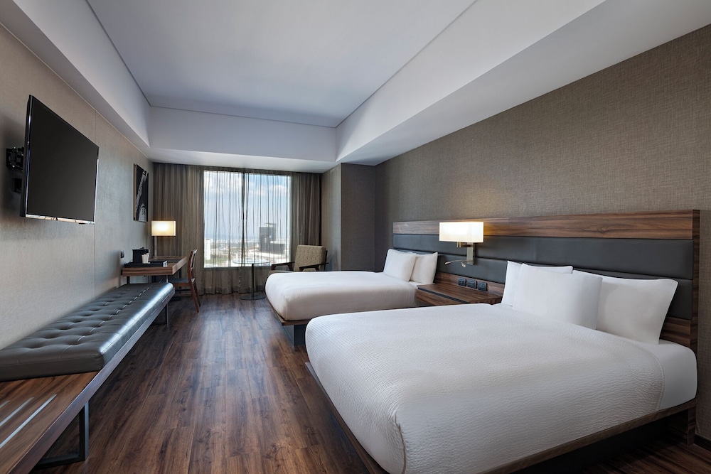 Room, 2 Double Beds, City View photo 1