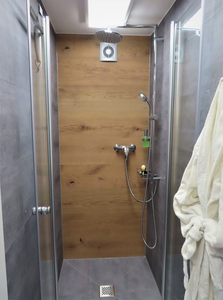 Family Double Room, Shared Bathroom photo 3