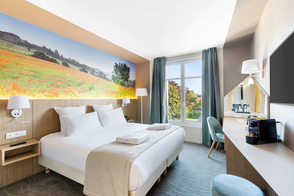 Superior Room, 1 King Bed, Non Smoking, Park View (Shower Only) - Photo 3