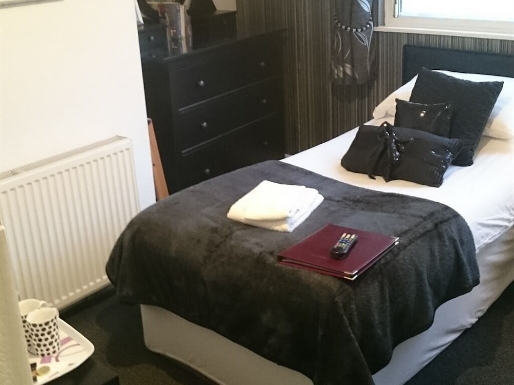 Twin Room, Ensuite photo 2
