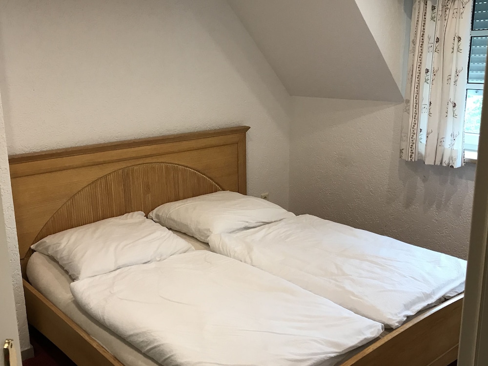 Classic Double Room, 1 King Bed photo 3