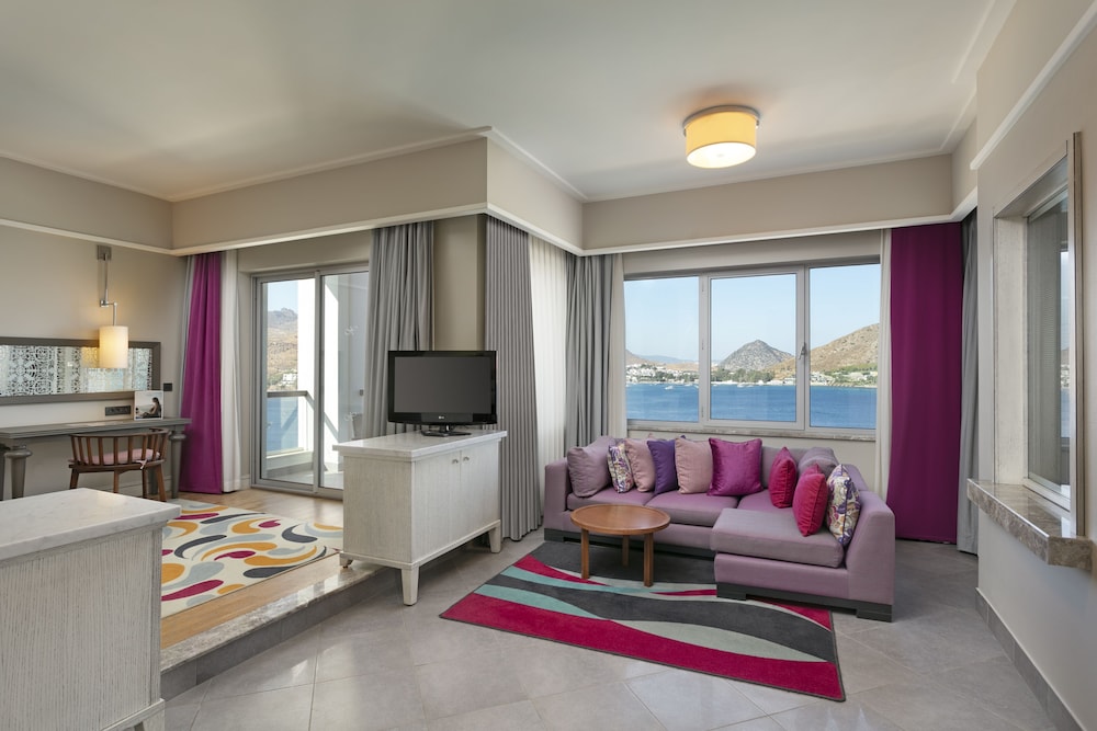 Suite (Romance) photo 2