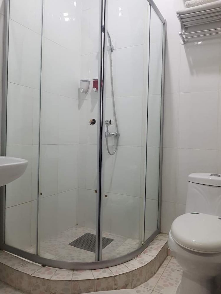 Standard Double Room, 1 King Bed, Non Smoking, Mountain View photo 3