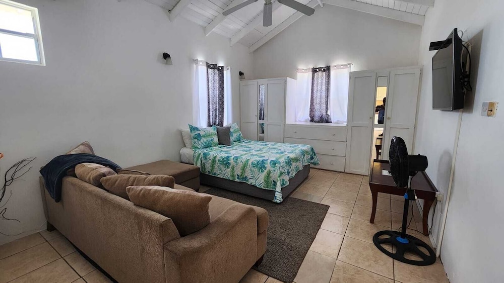 Apartment, 1 Queen Bed, Non Smoking, Mountain View photo 2