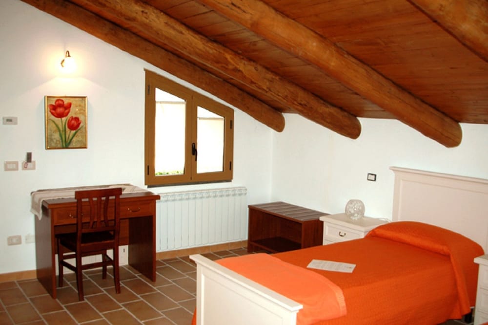 Triple Room - Photo 2