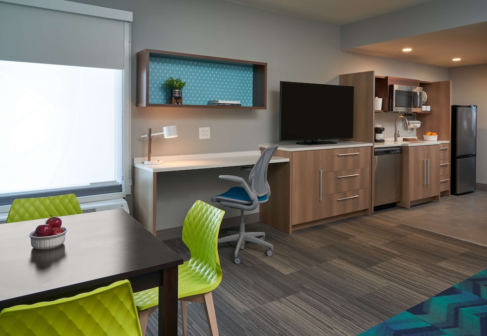 Suite, 1 King Bed, City View - Photo 4