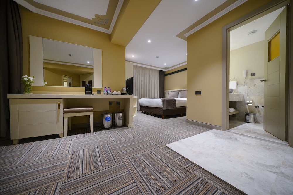 SUPERIOR ROOM, GARDEN VIEW - Photo 1