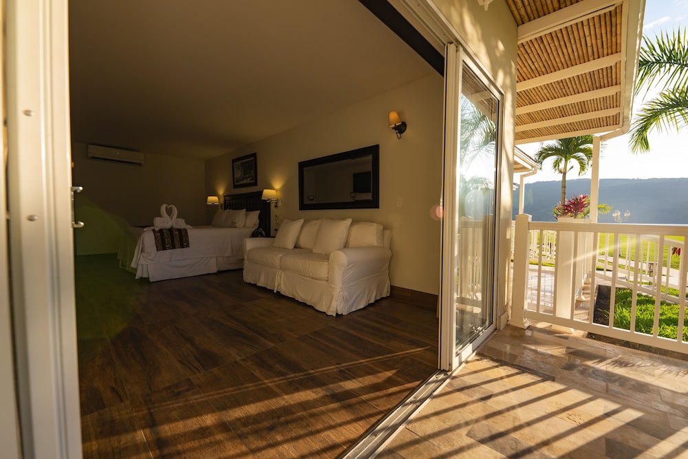 SUITE ZONA FRENTE A PISCINA CON 1 CAMA KING SIZE photo 2