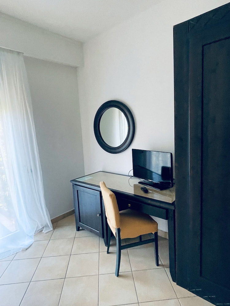 Classic Triple Room photo 2