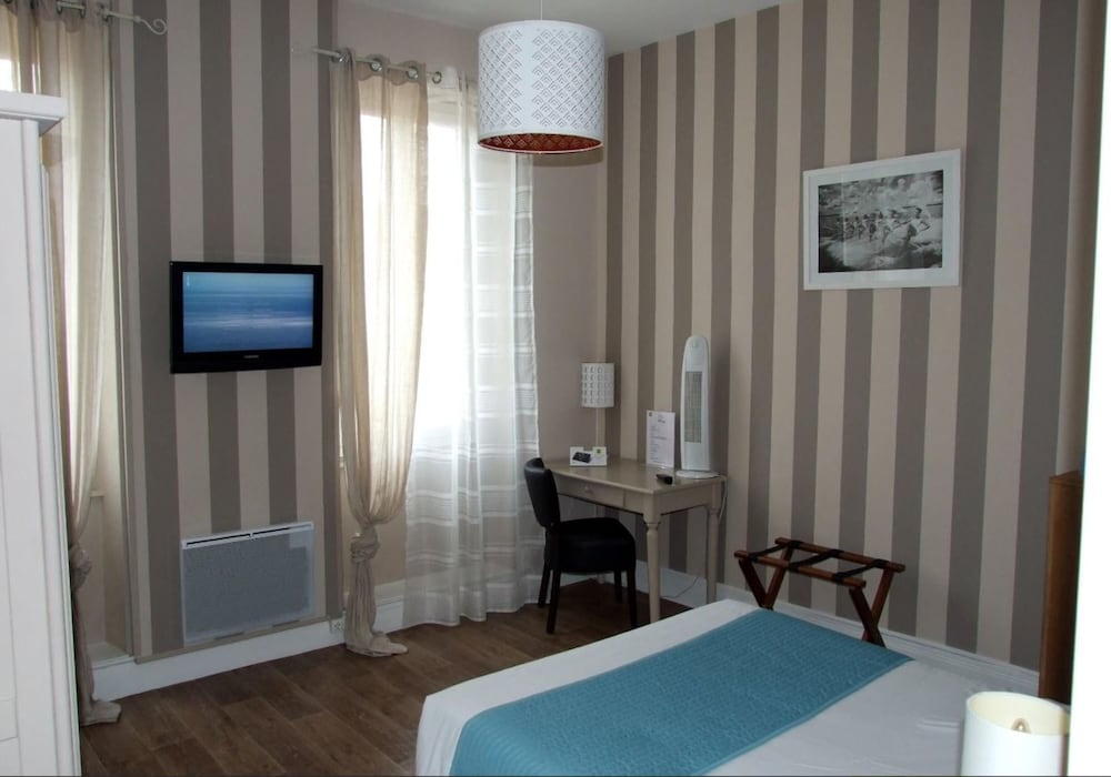 Standard Double Room photo 2