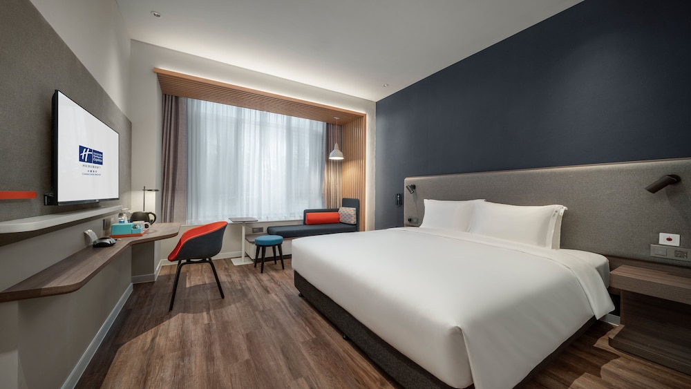 Standard Room, 1 King Bed - Photo 3