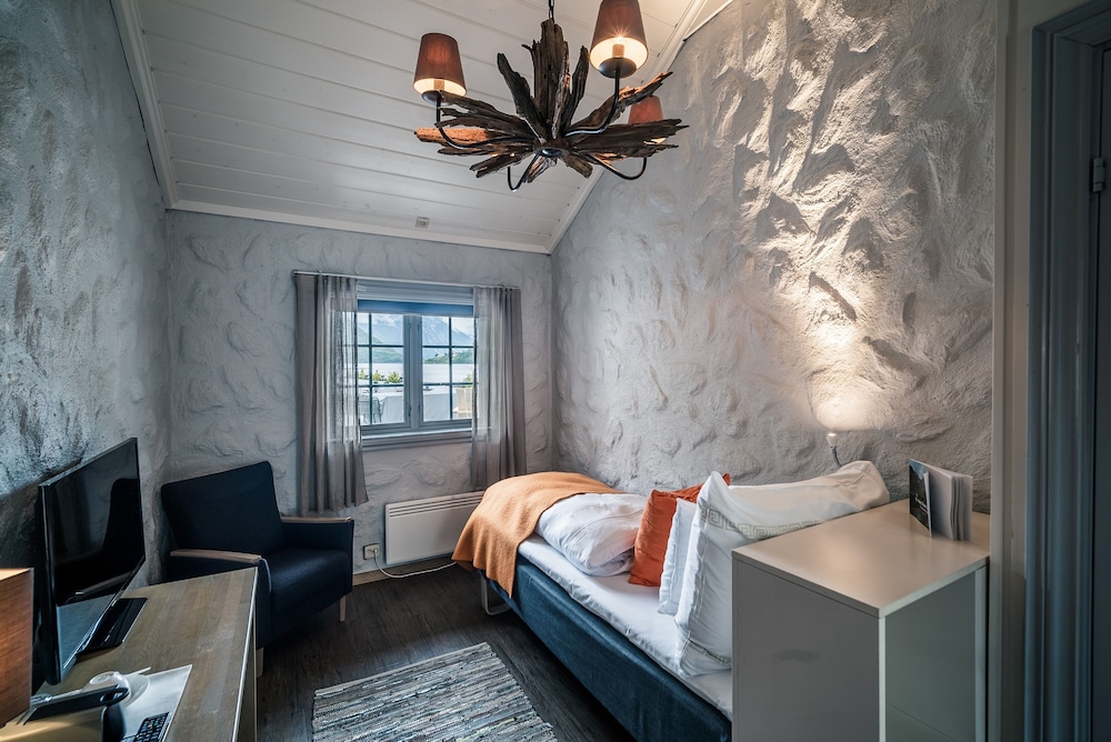 Basic Single Room photo 3