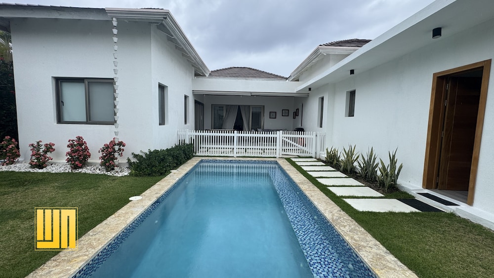 Signature Villa photo 1