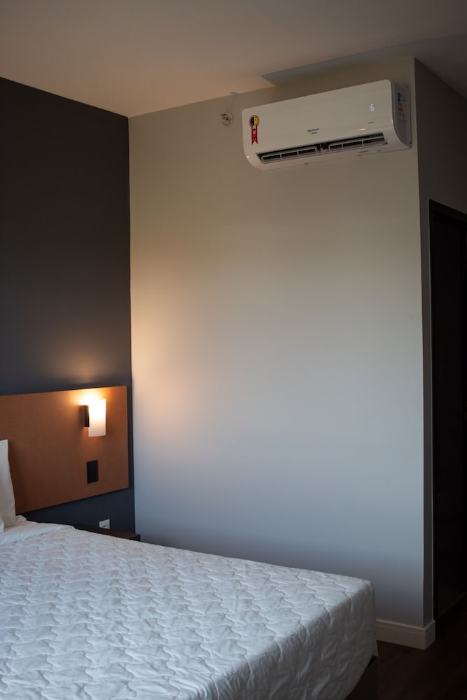 Deluxe Room, 1 Queen Bed