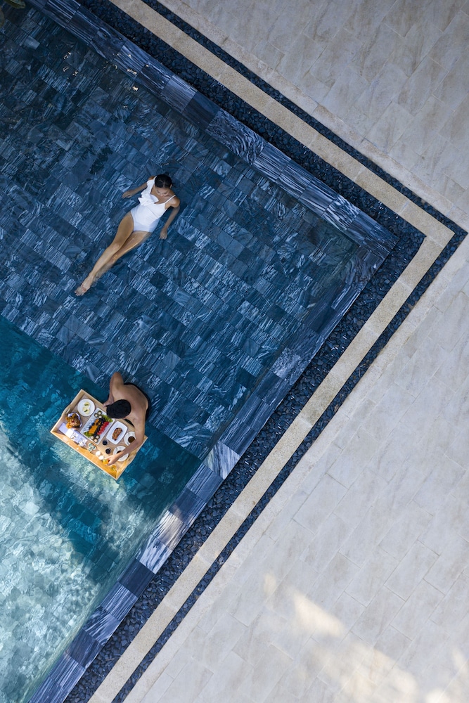 The Level 4-Bedroom Beachfront Pool Villa - Photo 5
