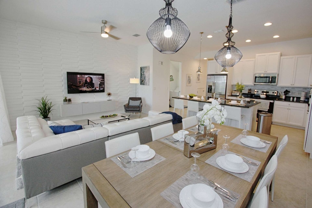 Apartment (240 Festival)