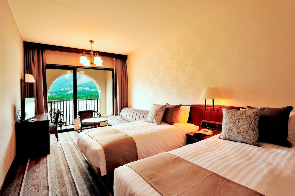 Superior Twin Room, Non-Smoking - Breakfast Included Plan photo 3