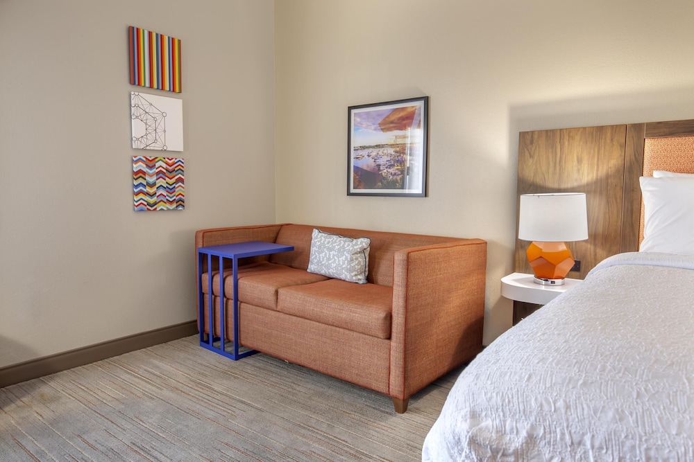 Room, 1 Double Bed, Accessible, Bathtub (Mobility & Hearing) - Photo 7