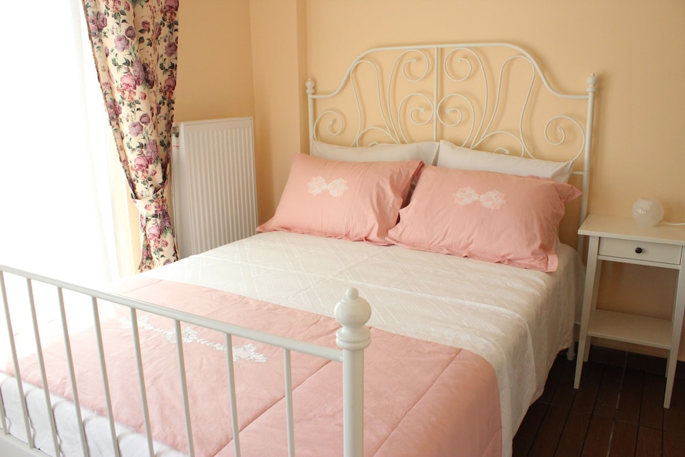 Exclusive Double Room, 1 Double Bed, Accessible, Garden View photo 1