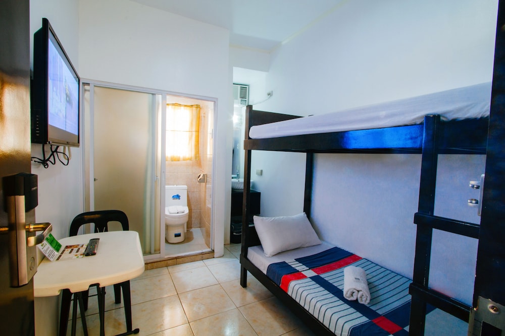 Economy Bunk Room
