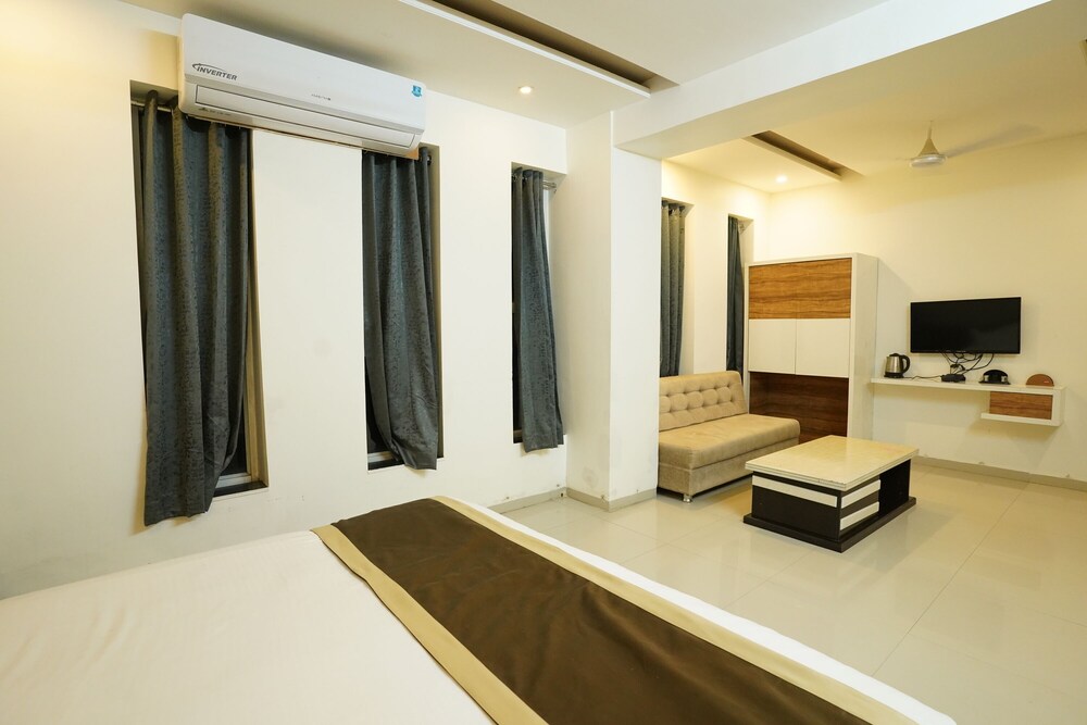 Classic Suite, City View
