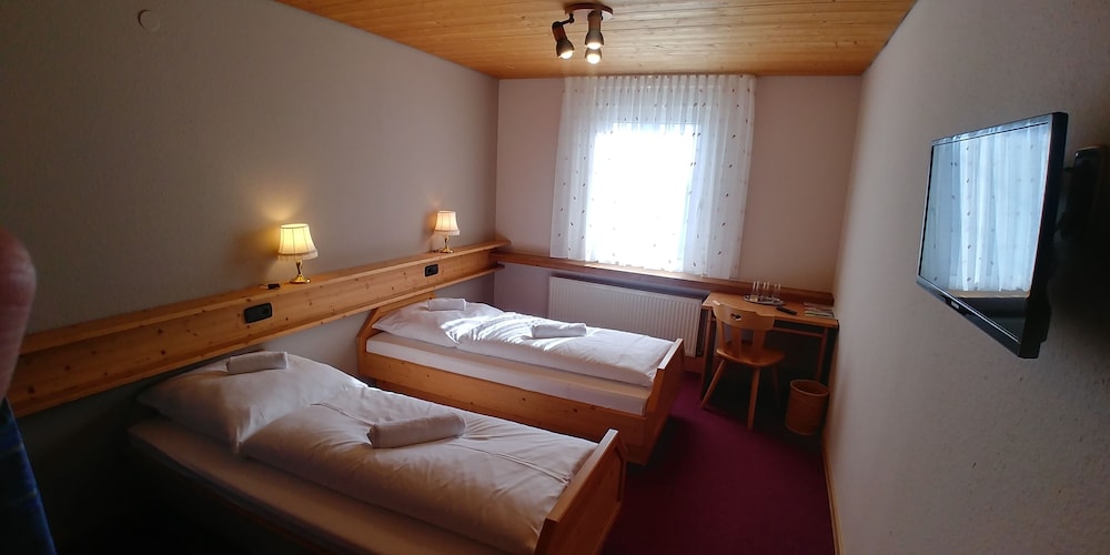 Standard Double Room, Private Bathroom - Photo 1
