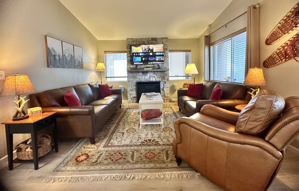 Condo, 2 Bedrooms