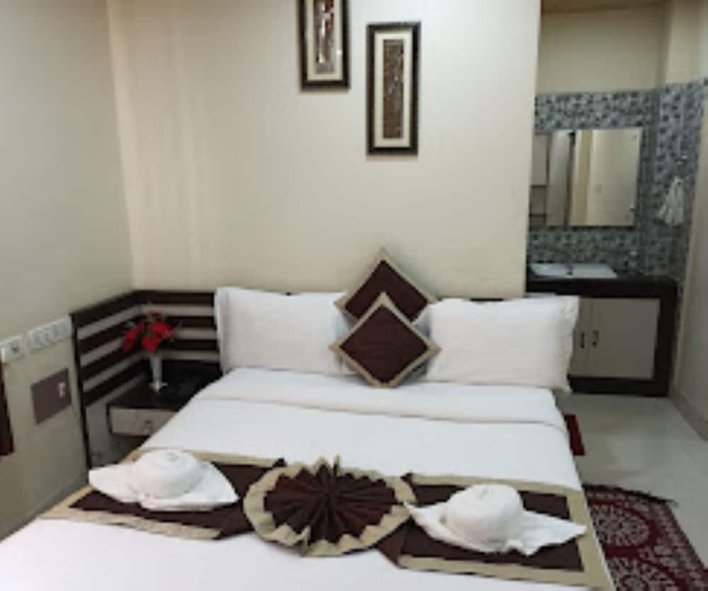 Royal Room photo 1