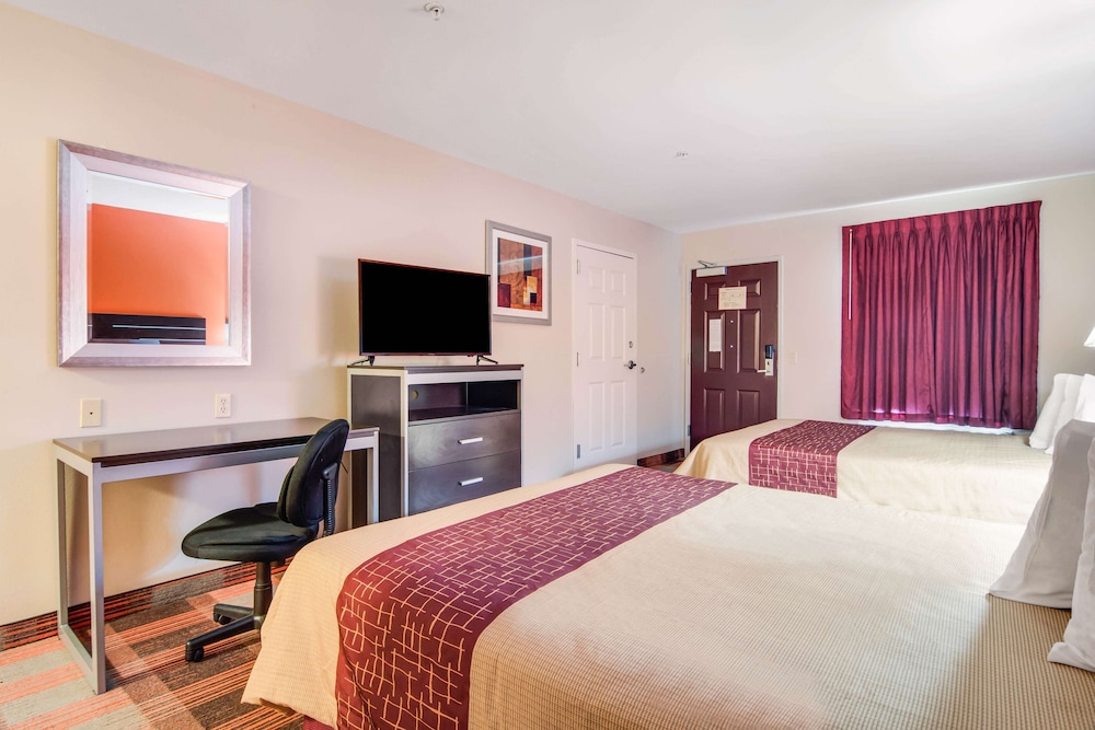 Room, 2 Queen Beds, Non Smoking - Photo 2