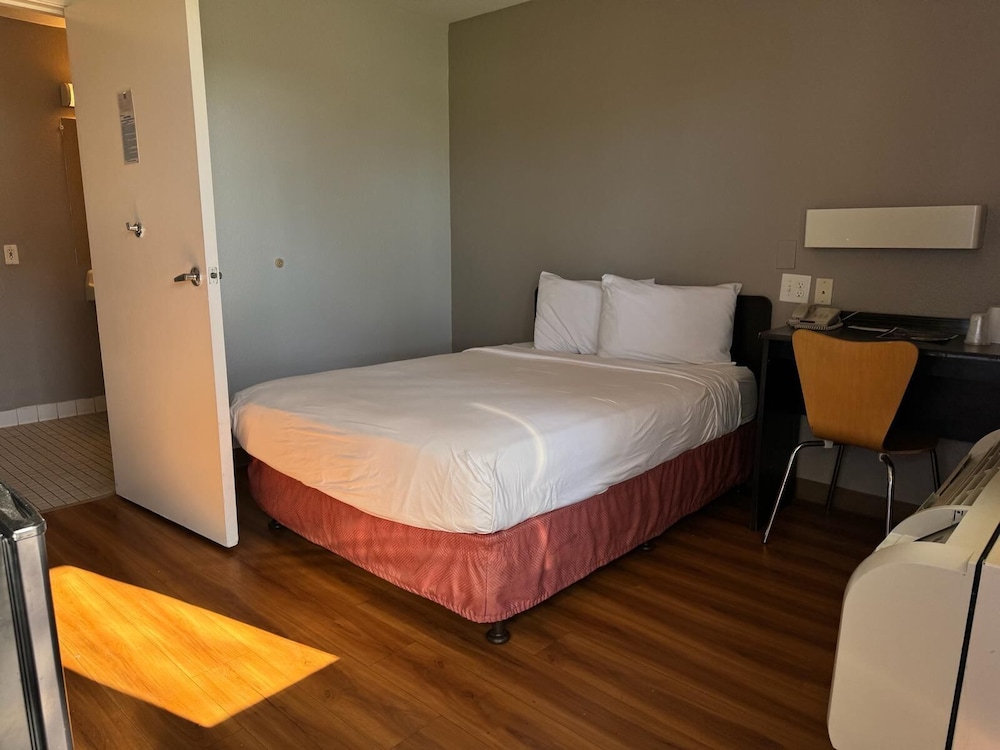 Standard Room, 1 Double Bed, Non Smoking photo 1