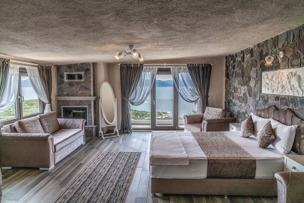 Deluxe Room, Jetted Tub, Sea View