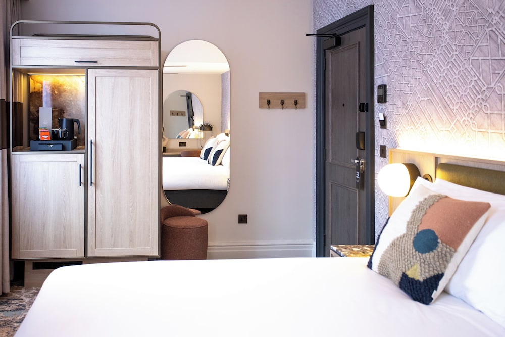Newly Refurbished Deluxe Double Room - Photo 3