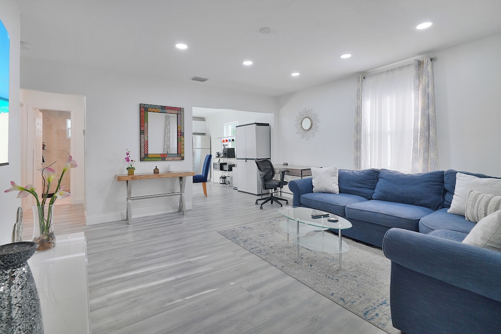 Comfort Apartment photo 1