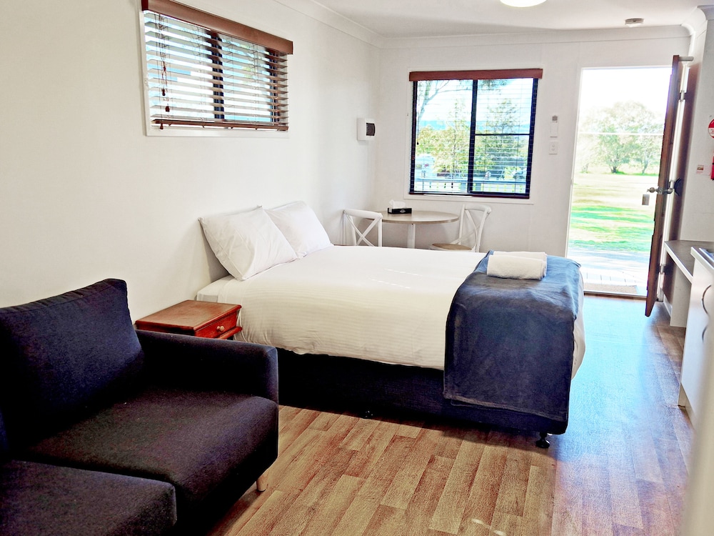 2 Berth Studio Cabin photo 3