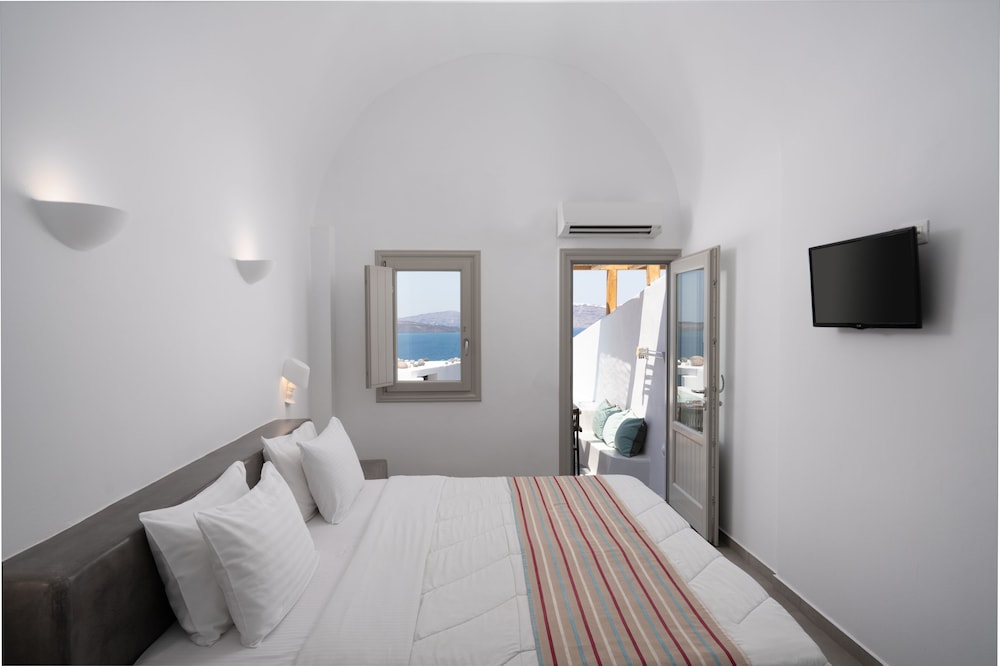 Deluxe Room with Plunge Pool