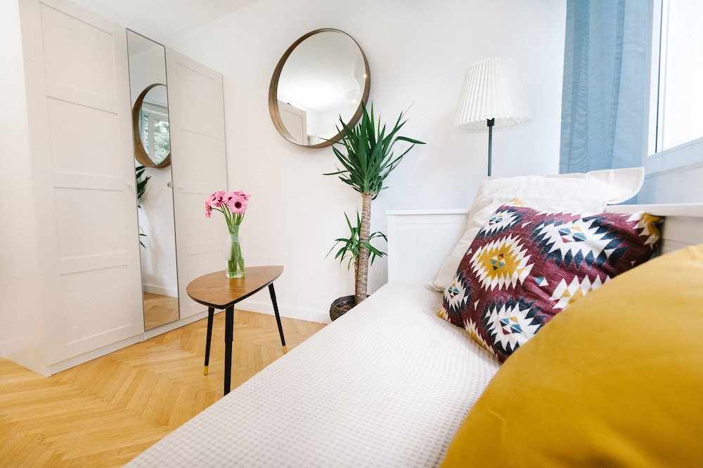 Apartment, 2 Bedrooms - Photo 1