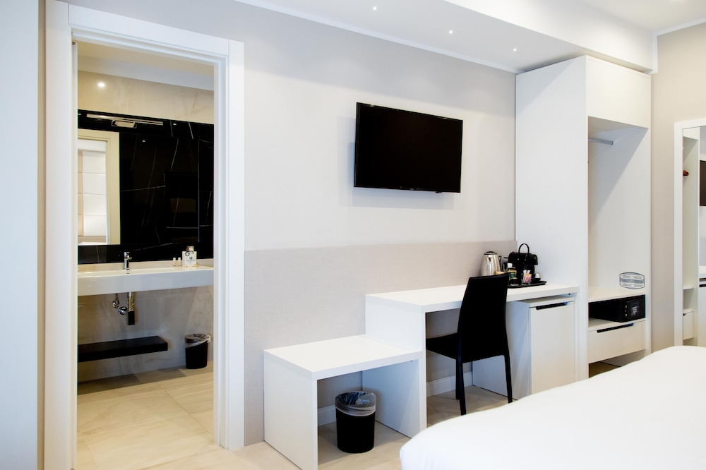 Exclusive Room thumbnail 5