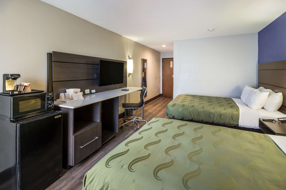 Standard Double Room, 2 Double Beds, Non Smoking - Photo 3