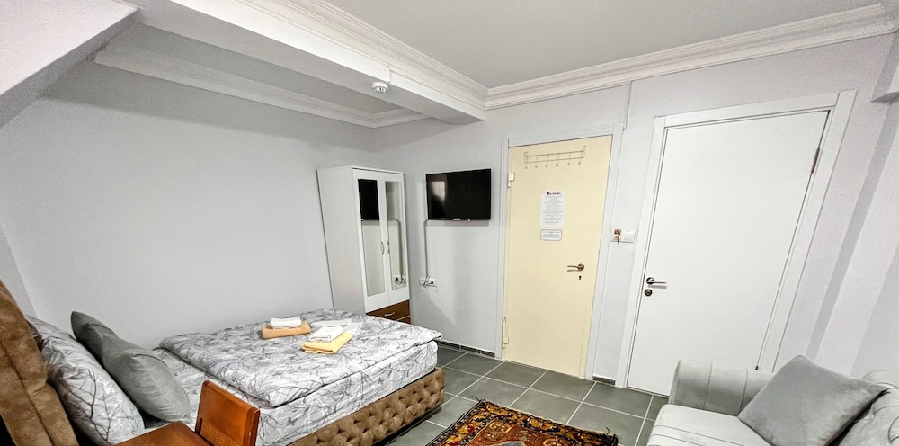 Basement Triple Room photo 2