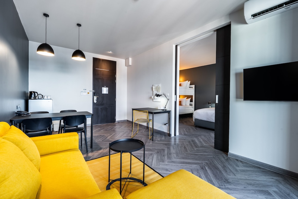 Family Studio Suite photo 3