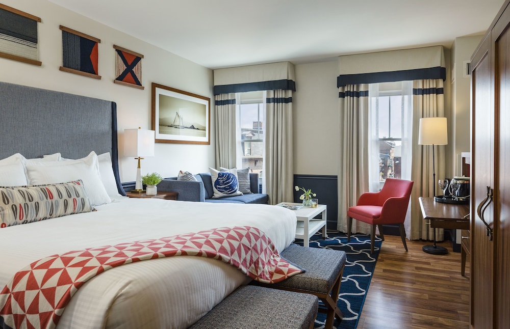 Deluxe Room, 1 King Bed with Sofa bed