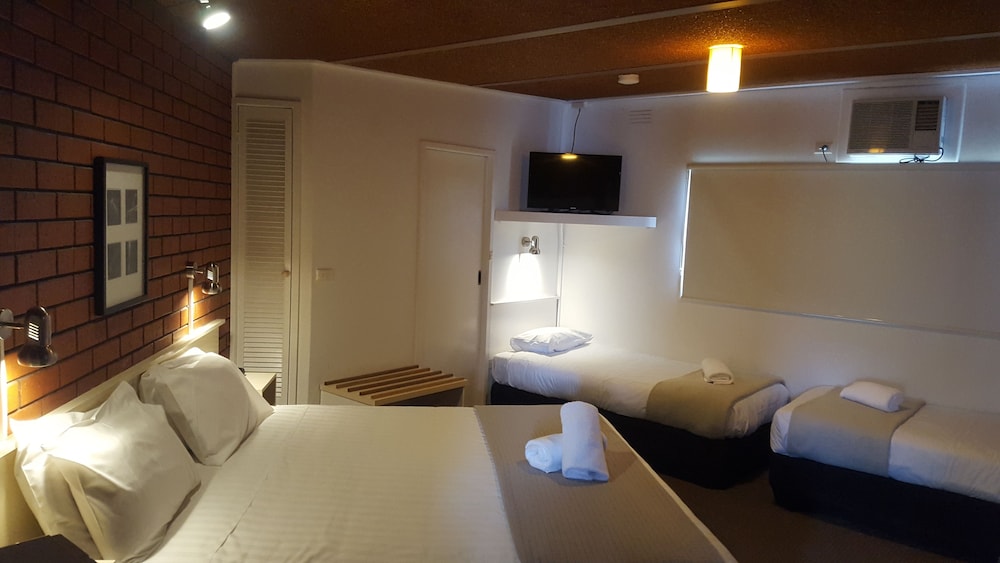 Family King Suite photo 1