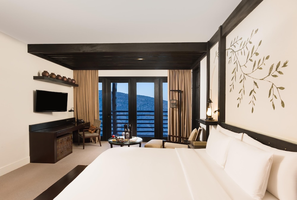 Room, 1 King Bed (Jabal Ridge View) photo 2