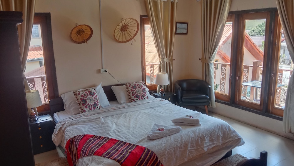 Comfort Double Room, 1 King Bed, Hill View
