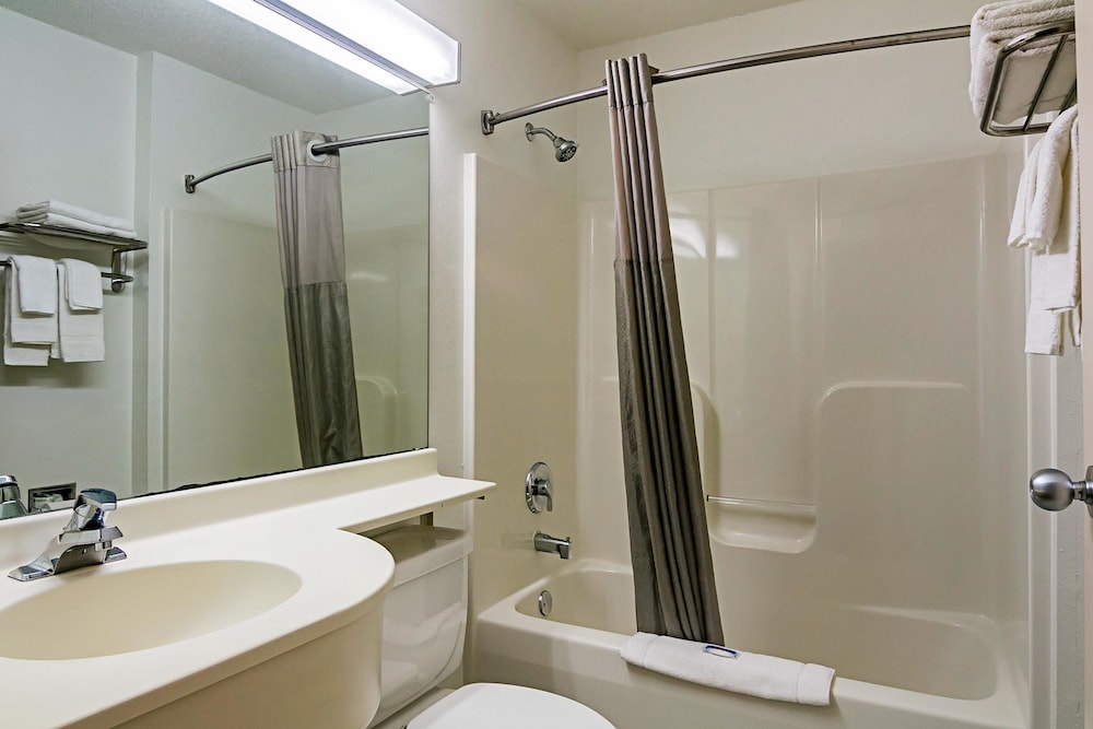 Standard Suite, 1 Queen Bed, Accessible, Non Smoking - Photo 4