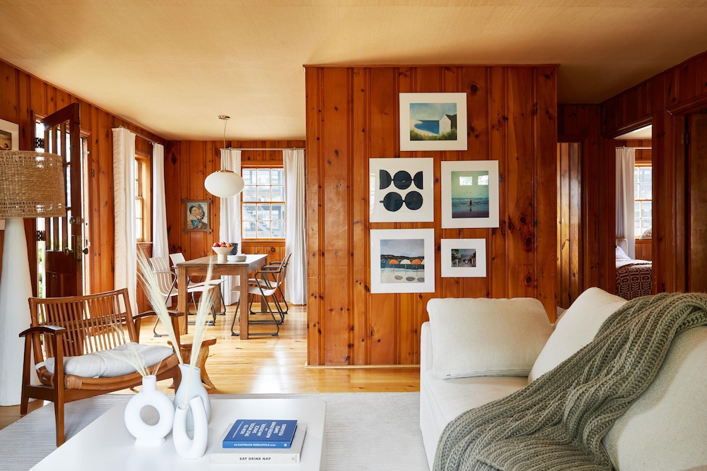 Two-Bedroom Cottage - Photo 1