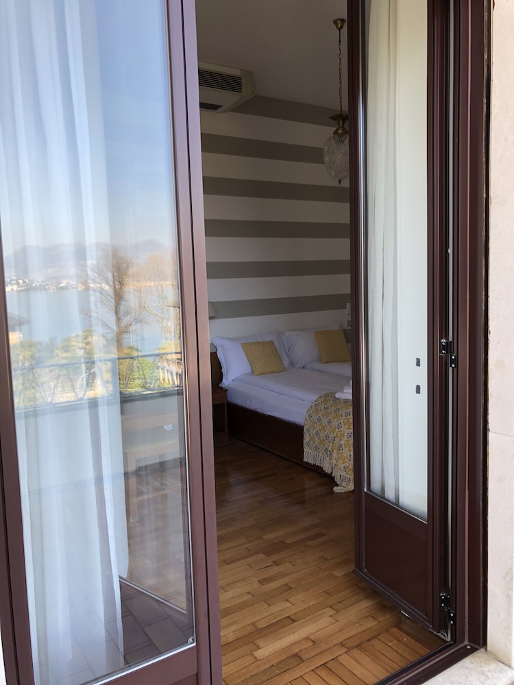 Deluxe Room, Terrace, Lake View