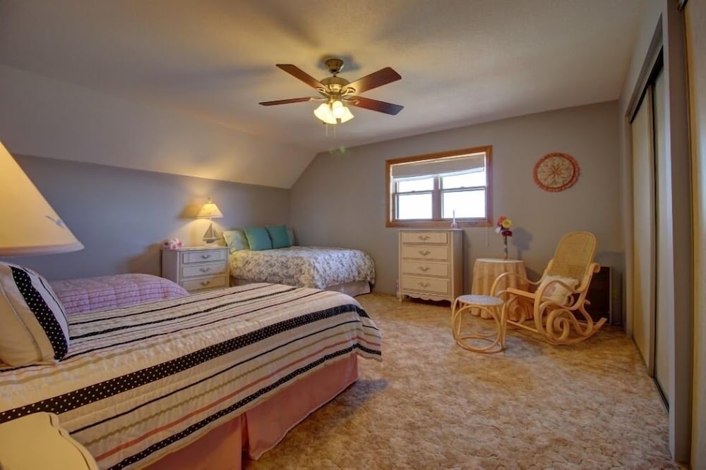 Standard Room, 1 Queen Bed