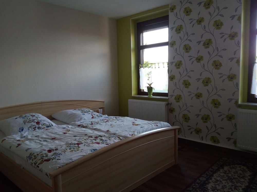 Basic Duplex, Multiple Beds, Non Smoking, Garden View photo 1